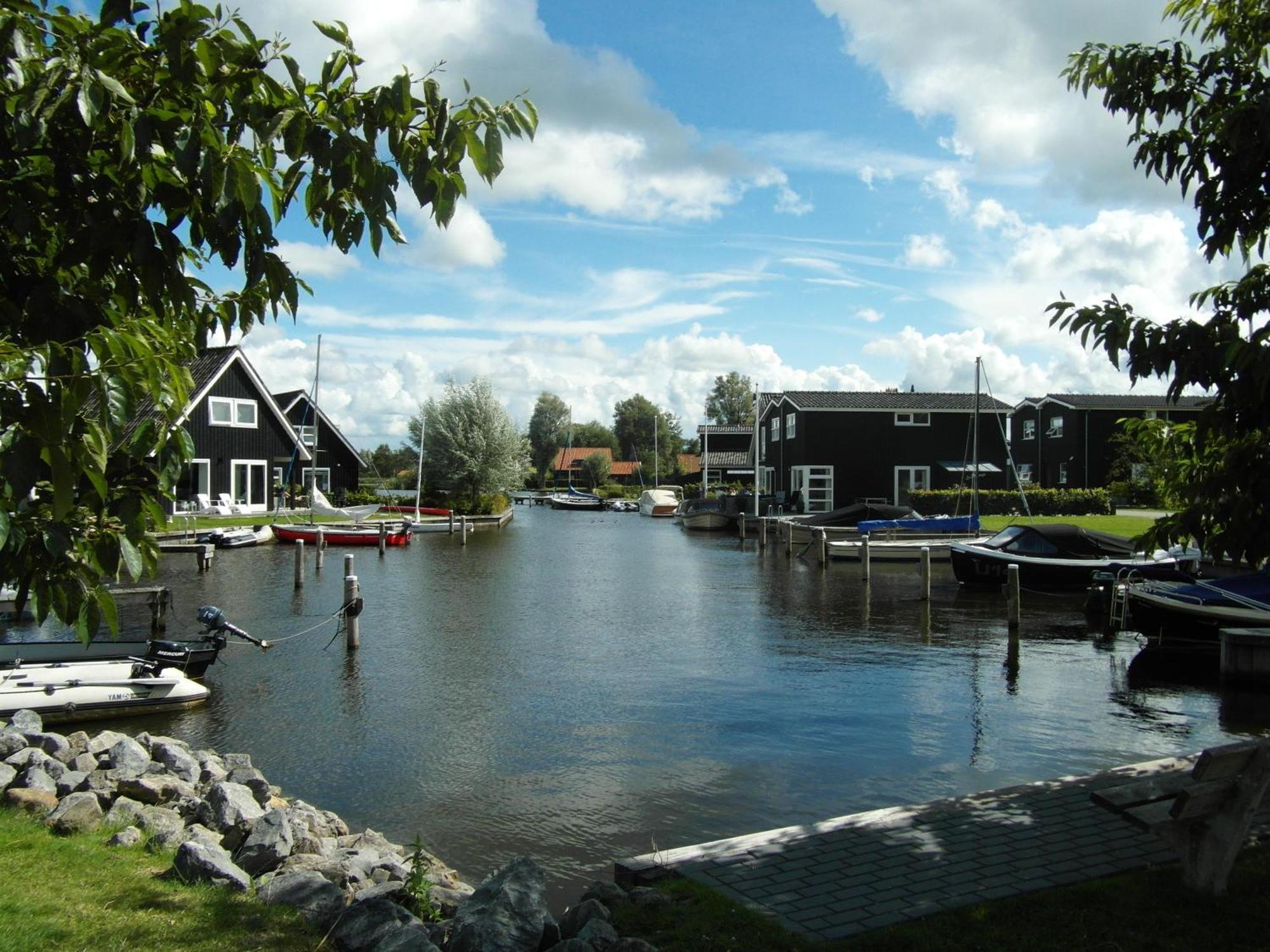 Waterpark Oan 'E Poel Bij Sneekermeer Terherne Exterior foto