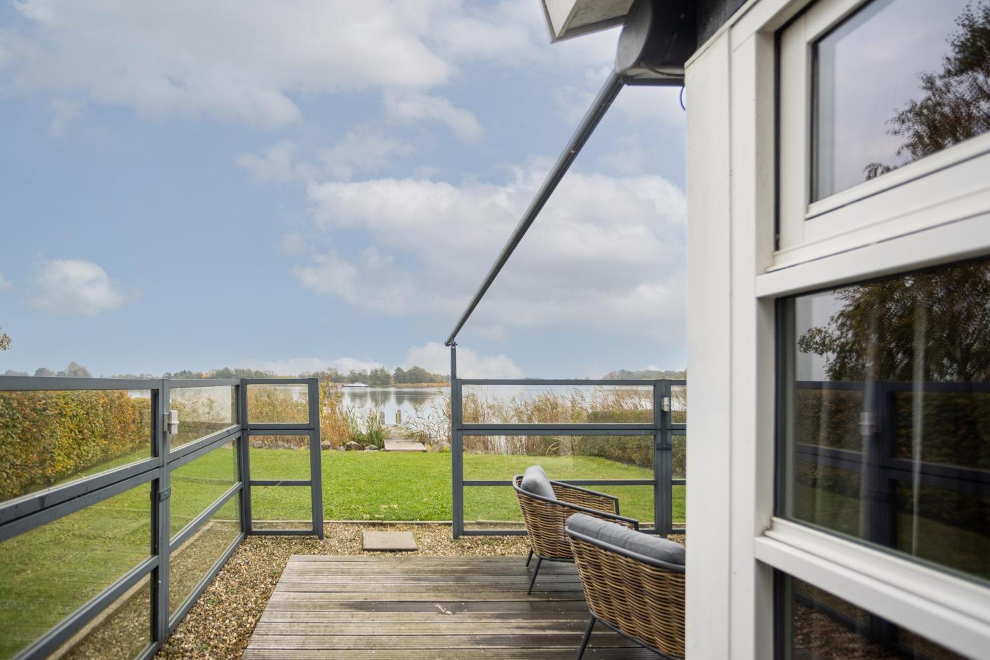 Waterpark Oan 'E Poel Bij Sneekermeer Terherne Exterior foto