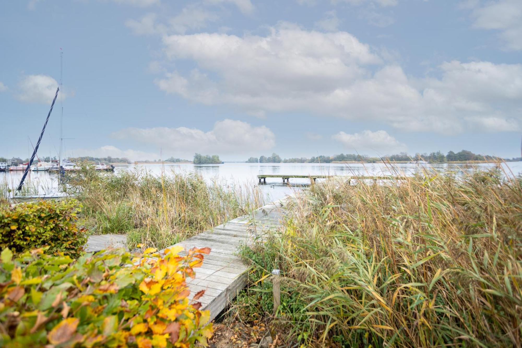 Waterpark Oan 'E Poel Bij Sneekermeer Terherne Exterior foto