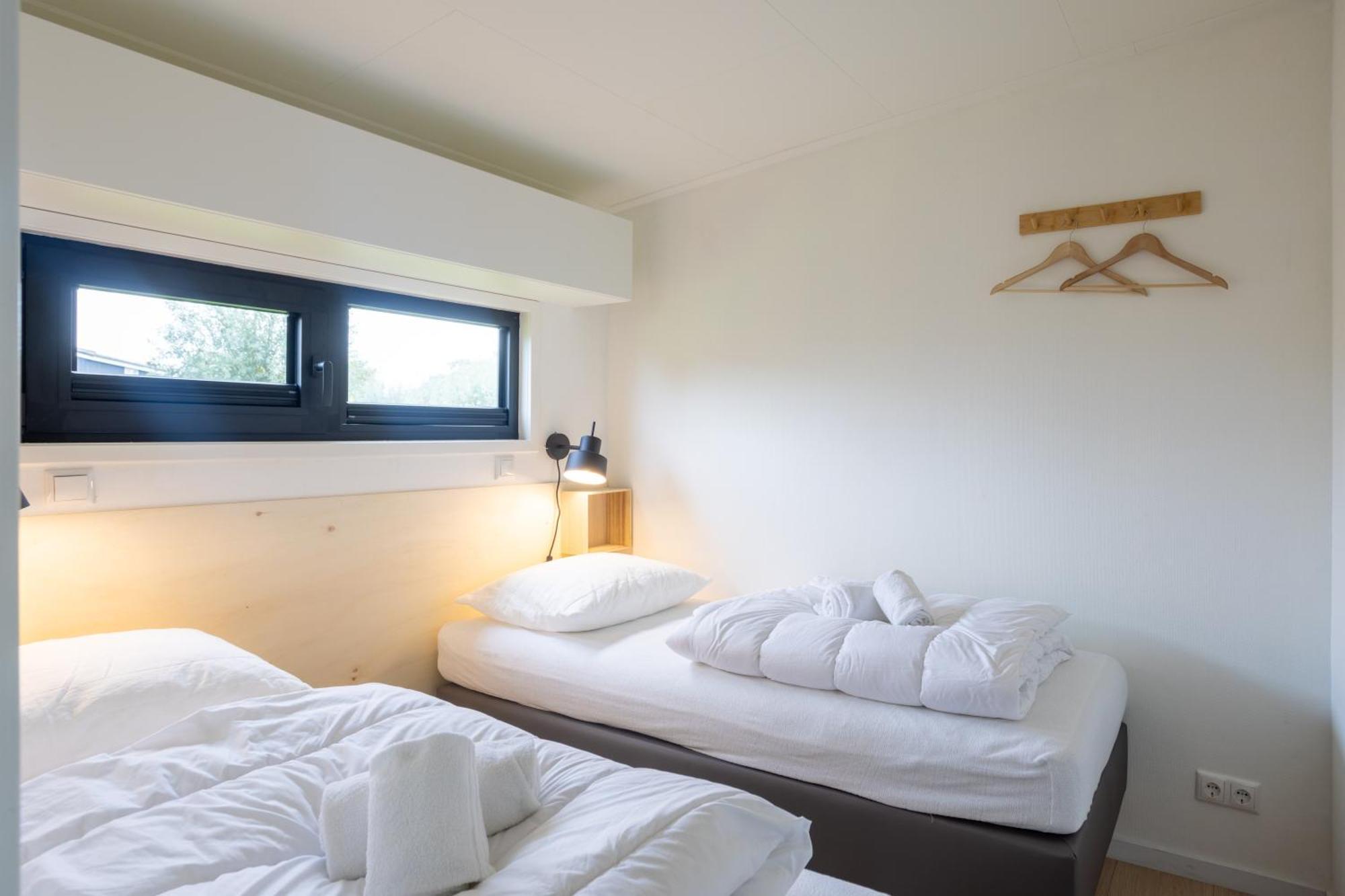 Waterpark Oan 'E Poel Bij Sneekermeer Terherne Habitación foto