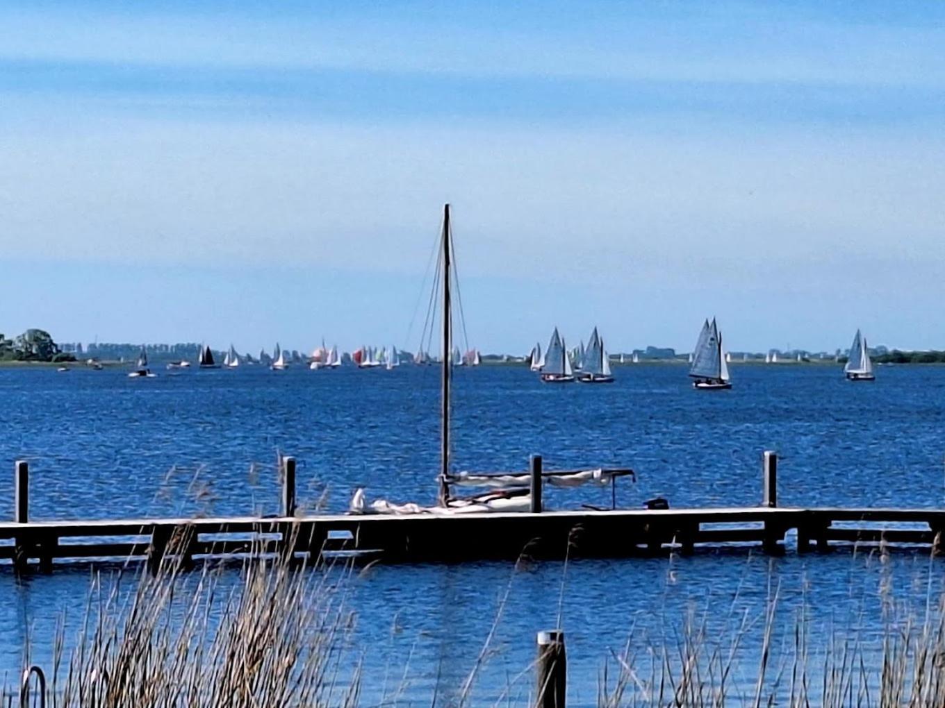 Waterpark Oan 'E Poel Bij Sneekermeer Terherne Exterior foto